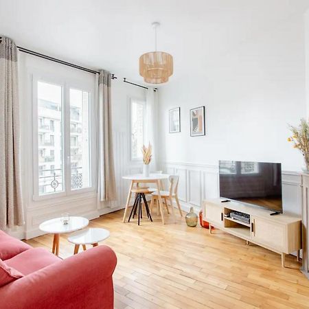 Charmant Appartement Cosy A Suresnes Esterno foto