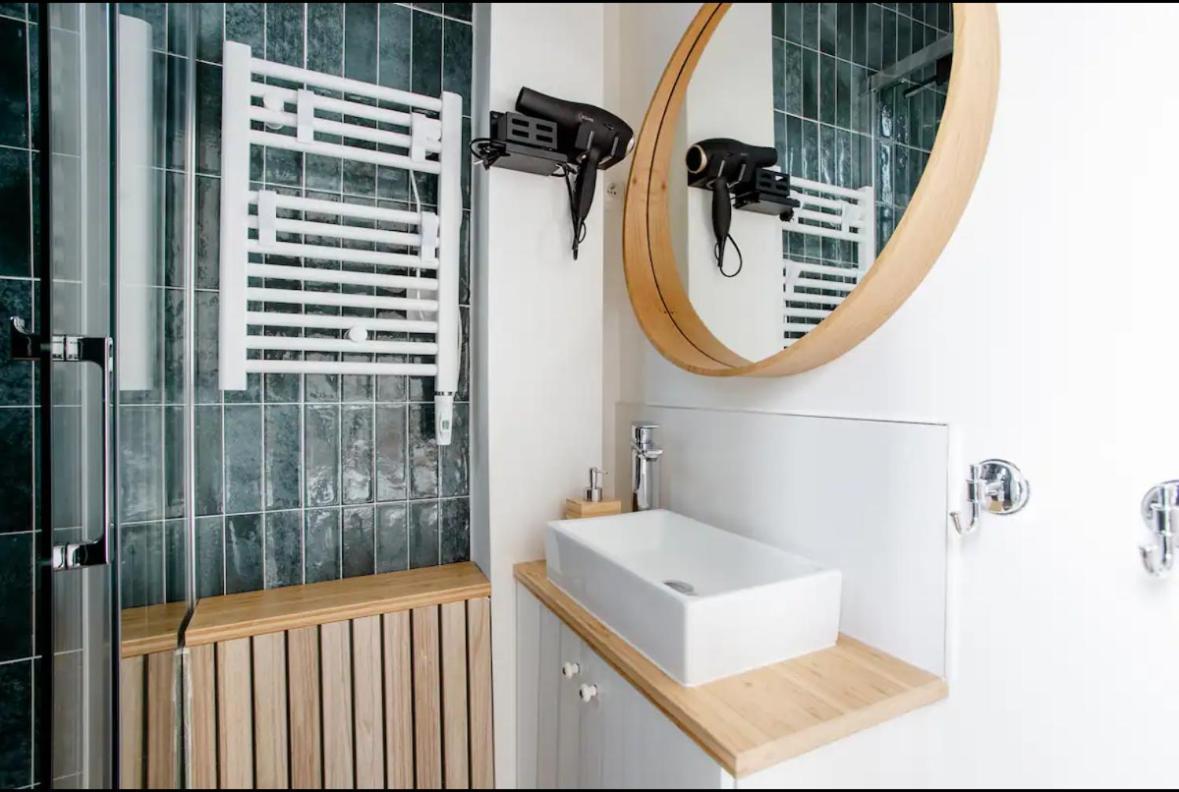Charmant Appartement Cosy A Suresnes Esterno foto